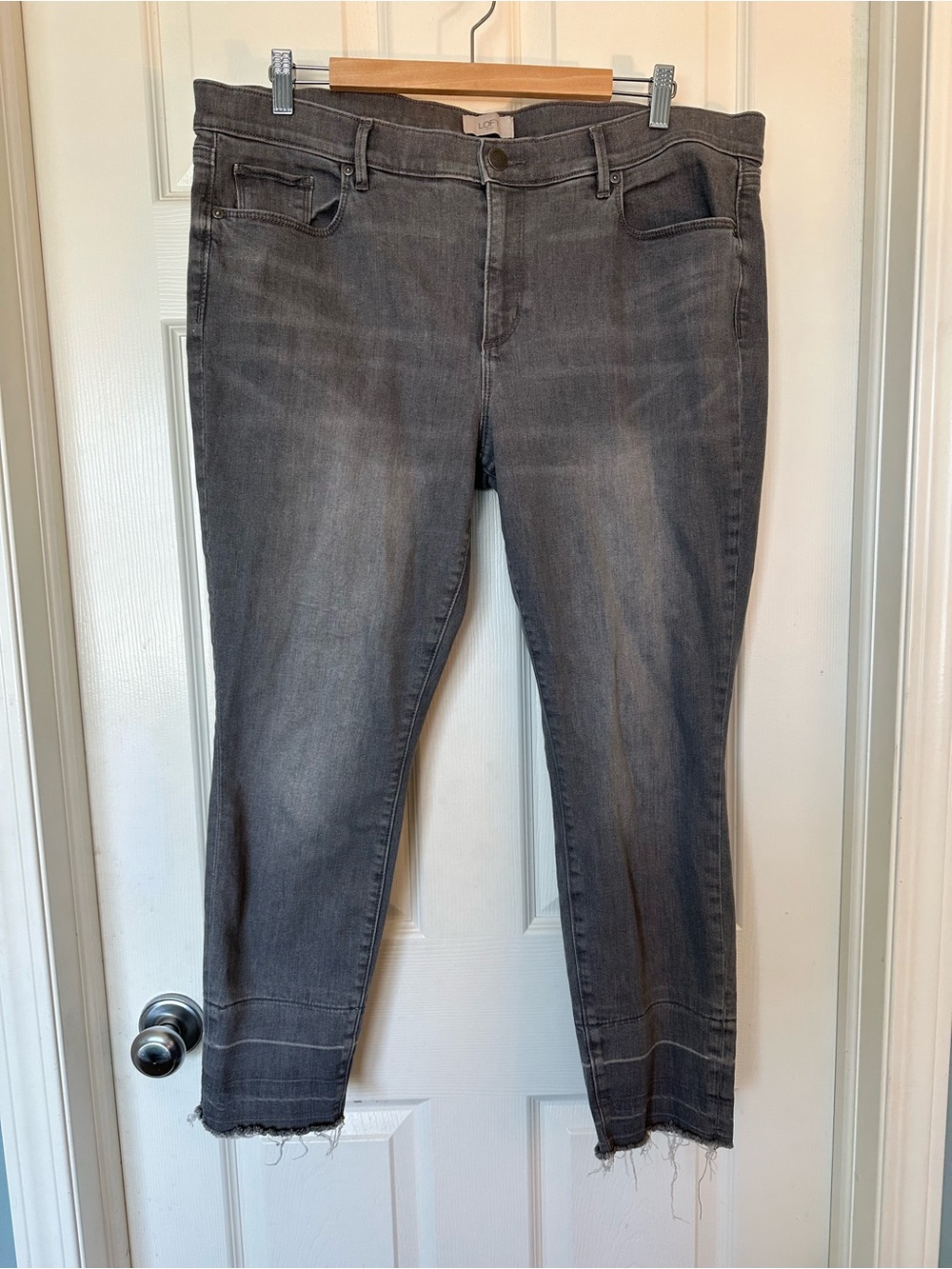 LOFT Gray Distressed Crop Jeans - Women's